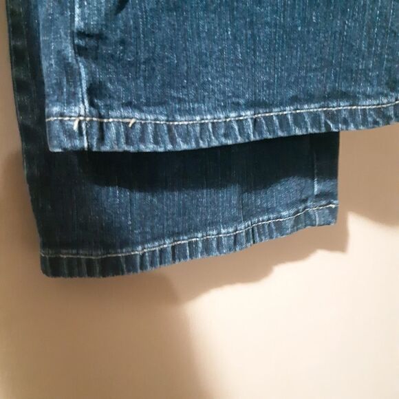 St Johns Bay Women's SIZE 10P Straight Leg Jeans Dark Wash Bootcut - Picture 5 of 15